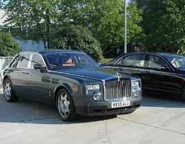 Video: Rolls-Royce Phantom chiến với Maybach 62