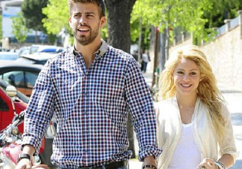 Pique và Shakira nướng tiền sau Euro 2012