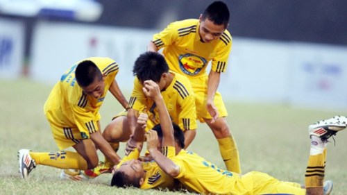 Ngược dòng hạ Hoàng Anh Gia Lai, Sông Lam Nghệ An vào chung kết