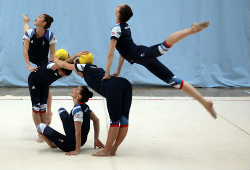 Chùm ảnh: Đội thể dục nhịp điệu Anh tập luyện chuẩn bị Olympic 2012