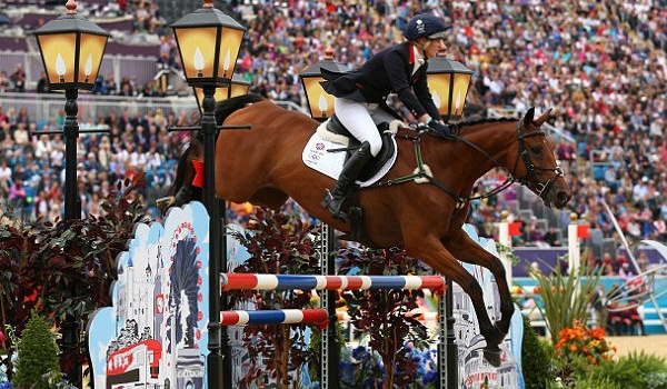 Cháu gái Nữ hoàng mang huy chương về cho Vương quốc Anh