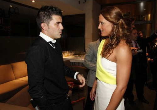 Các ngôi sao của Barca chúc mừng Cô gái Bạc của Tây Ban Nha