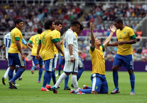 Brazil 3-2 Honduras: Bản lĩnh và may mắn