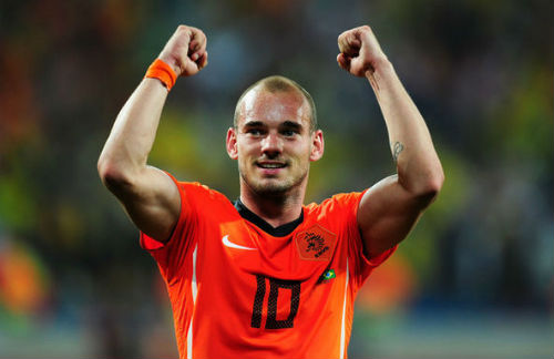Sneijder lần đầu tiên được trao băng thủ quân ĐT Hà Lan
