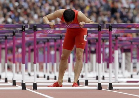 Lưu Tường đã đóng kịch trên đường chạy 110m rào Olympic