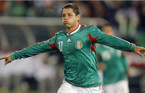 Mất chỗ ở M.U, Chicharito chấp nhận ngồi dự bị ở Mexico