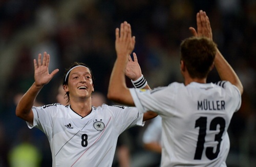 Chấm điểm Đức (3-0) Đảo Faroe: Bay trên đôi cánh Ozil