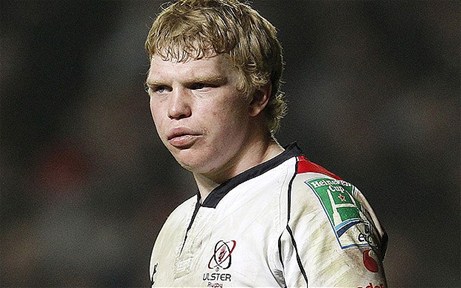 Ngôi sao bóng bầu dục xả thân cứu cha