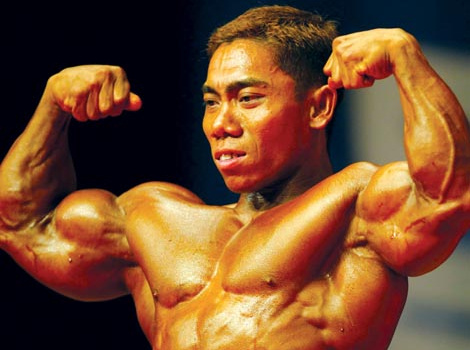 'Thủy thủ Popeye' Phạm Văn Mách đọ tài ở châu Á