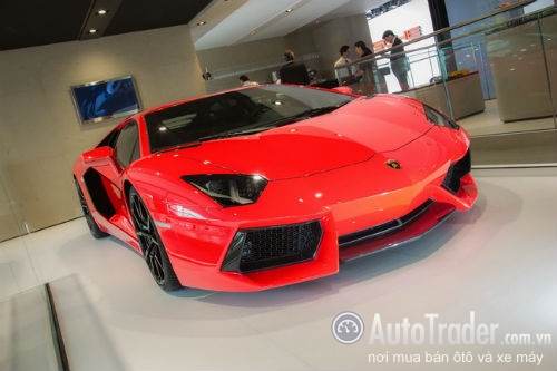 Lamborghini ra mắt Aventador LP700-4 “phiên bản xanh” tại Paris