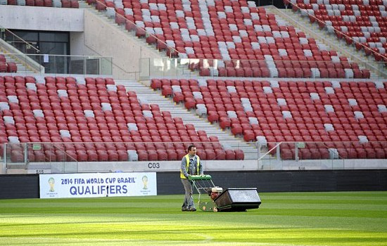 Ba Lan đưa ra giải pháp giúp CĐV Anh “hạ nhiệt”