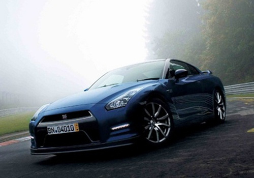 Nissan nâng cấp GT-R 2014