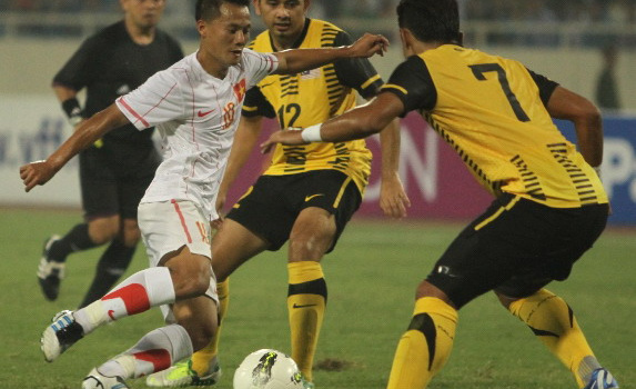 Người Thái quật ngã Malaysia trước thềm AFF Cup 2012