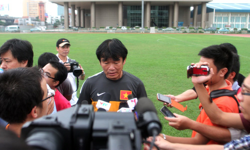 HLV Phan Thanh Hùng: “Đội tuyển Việt Nam chơi không tốt vì thiếu tập trung”