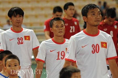 Tuyển Việt Nam thất bại tại AFF Cup: Nhìn đâu cũng “thủng”