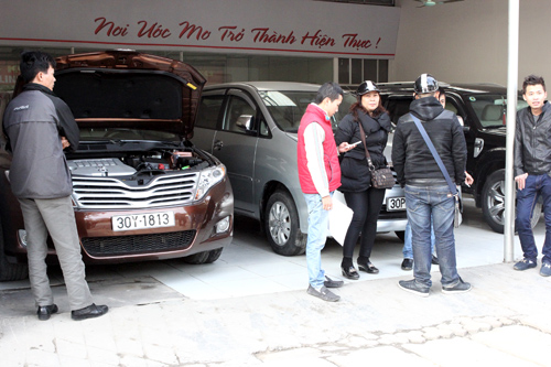 Sát Tết Nguyên đán, thị trường ô tô cũ khởi sắc