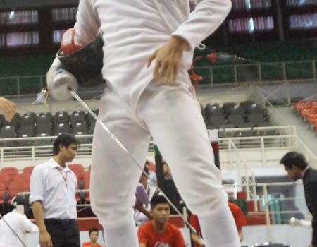 Ngày thi đấu đầu tiên giải Đấu kiếm trẻ Đông Nam Á 2013: Việt Nam đoạt 1 HCB, 2 HCĐ