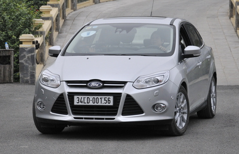 Tháng 2: Ô tô mới ế tới mức…khó hiểu