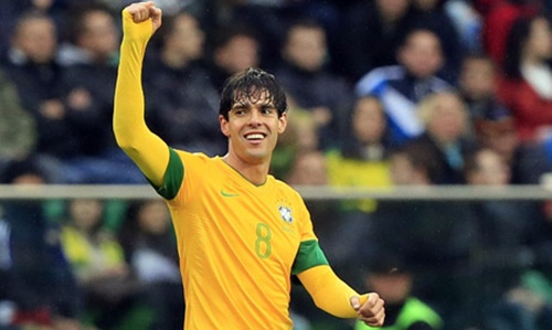 Kaka phải ngồi dự bị ở trận gặp Italia