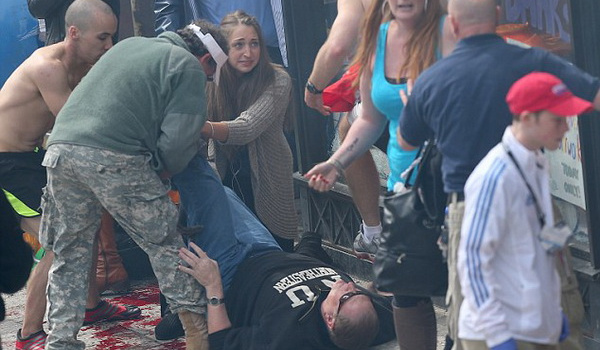 KINH HOÀNG: Khủng bố Đánh bom đẫm máu ở giải đua marathon Mỹ