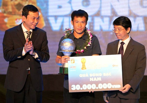 Quả bóng bạc Lê Tấn Tài: Niềm vui chưa trọn