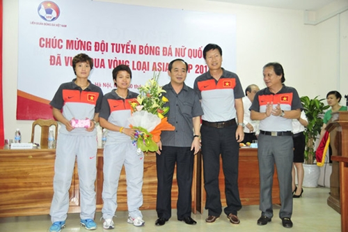 Thêm tiền thưởng cho tuyển nữ Việt Nam