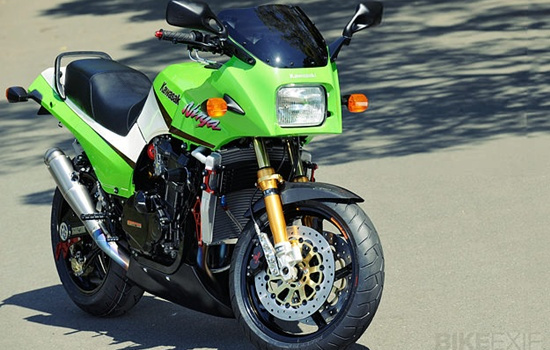 Kawasaki GPZ900R – Dân chơi đến từ quá khứ