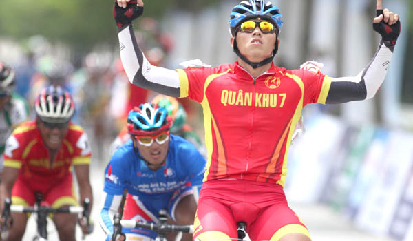 Kết thúc giải xe đạp Hội Nhà báo TP.HCM 2013: TP.HCM lại thắng lớn