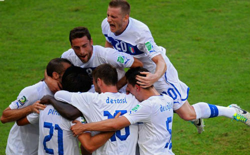 Mexico 1-2 Italia: Phút xuất thần của các ngôi sao