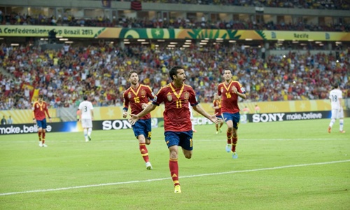 Báo chí Brazil gọi màn trình diễn của Tây Ban Nha là “xì-căng-đan”