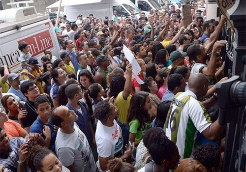 Gần 200 triệu VNĐ một vé xem chung kết Tây Ban Nha - Brazil