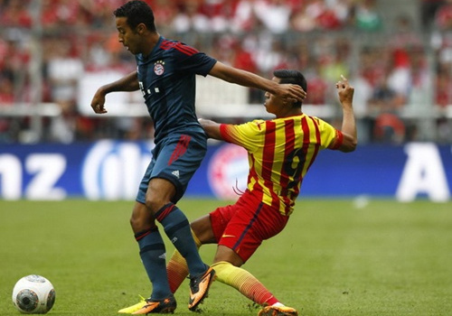 CHÙM ẢNH: Guardiola và Thiago nở nụ cười chiến thắng trong ngày tái ngộ Barca