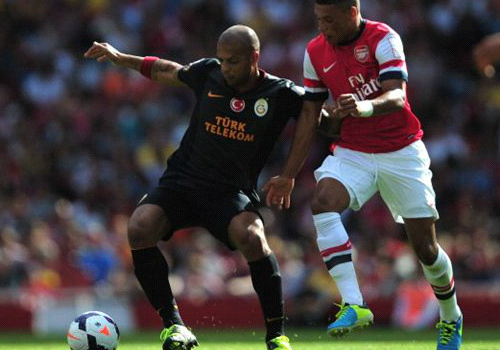 Arsenal 1-2 Galatasaray: Drogba khiến Pháo Thủ lần thứ 2 trắng tay ở 'Cúp nhà'