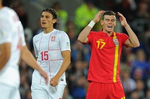 Gareth Bale ra sân, xứ Wales vẫn thua thảm