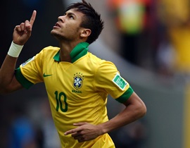 Video: Neymar xoay compa như Zidane trong trận giao hữu với Honduras