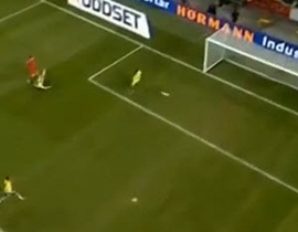 Video play-off World Cup: Bàn thắng thứ 2 của Cristiano Ronaldo trong trận đấu với Thụy Điển