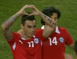 Video: Vargas gỡ hòa 1-1 bằng cú sút xa không thể cản (Brazil - Chile)
