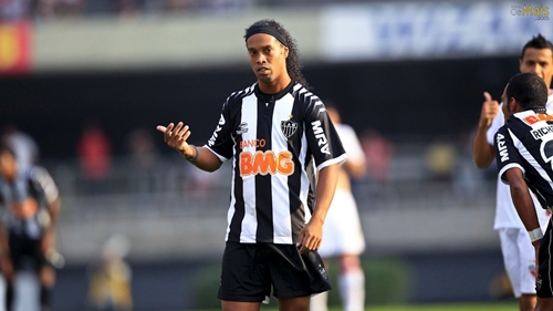 Tương lai của Ronaldinho: Vì World Cup vẫn không quên kiếm tiền
