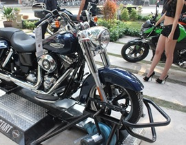 Chùm ảnh: Dàn xế khủng và lạ trong ngày Khai trương Hội quán Xe & Thể thao