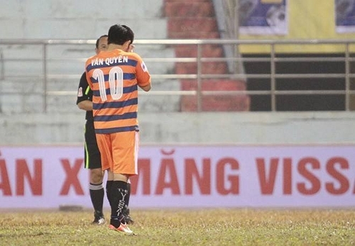 Từ trận Siêu cúp Quốc gia 2013: Quyến ơi! Không đầu hàng nhé!