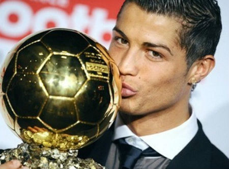 Ronaldo nhận Quả bóng vàng FIFA 2013, không anh thì ai?