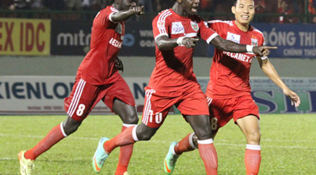 Hạ Sông Lam Nghệ An 2-0, Becamex Bình Dương thẳng tiến vào tứ kết