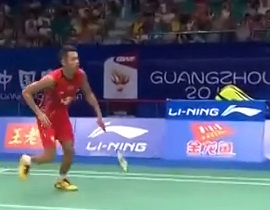 Video: Lin Dan nhảy đập cầu tay trái cực hiểm