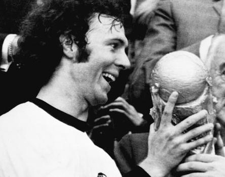 Khoảng khoắc World Cup: Beckenbauer ngăn chặn cuộc 'đình công' của đội tuyển Đức (1974)