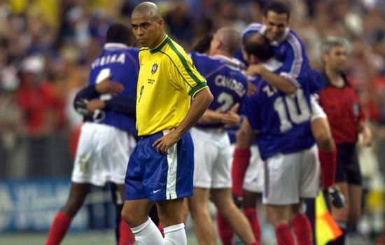 Khoảnh khắc World Cup: Ronaldo và triệu chứng chưa có lời giải ở France 98 (1998)