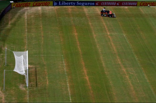 Sân vận động tại World Cup 2014 vẫn chưa sẵn sàng