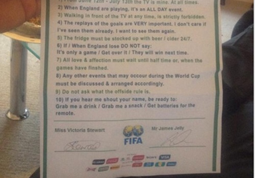 Anh chàng soạn 10 ‘yêu sách’ cấm bạn gái trong mùa World Cup