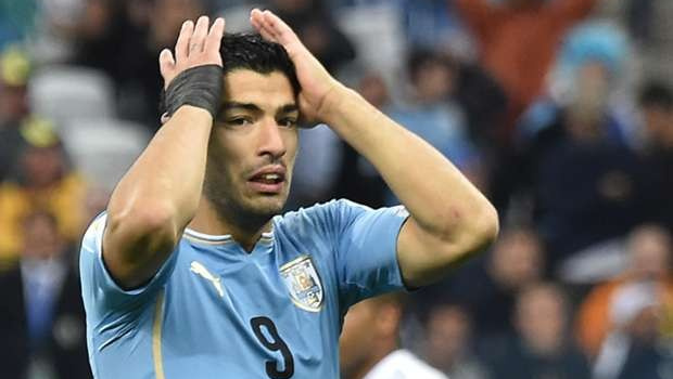 Vì Suarez, Tổng thống Uruguay mắng nhiếc FIFA thậm tệ