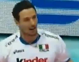 Video: Tình huống bắt thiên vị lộ liễu của trọng tài