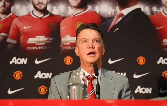 Van Gaal gửi gián điệp đến sân Emirates của Arsenal